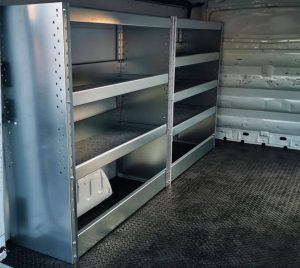 regal do auta Renault Traffic vyrobeny na mieru